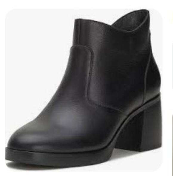 Lucky Brand Shoes - NEW Lucky Brand Quinlee ankle bootie in black leather size 5.5